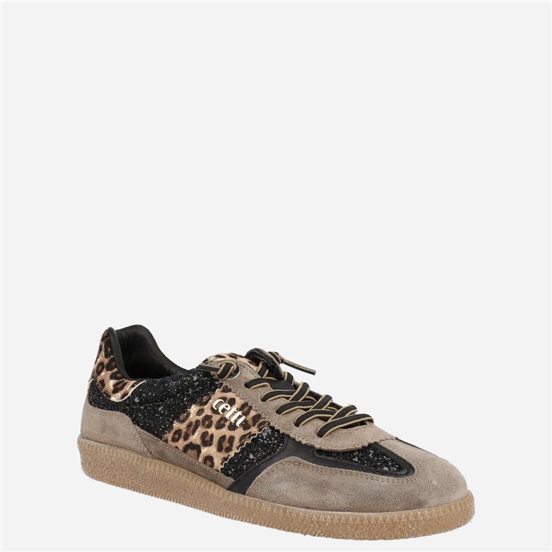 Sneaker Jordan Negro