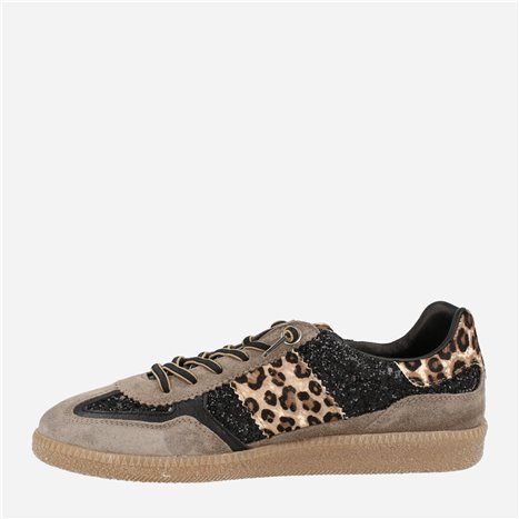 Sneaker Jordan Negro