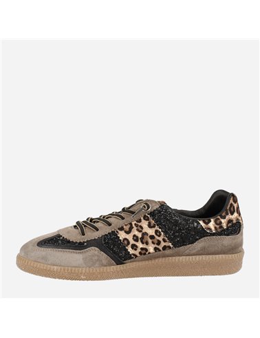 Sneaker Jordan Negro